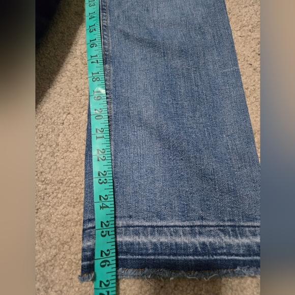 ESCADA SPORT Linda Slim Cropped Light Wash Jeans. Size 38 EURO/ 8 CAN - Picture 13 of 15